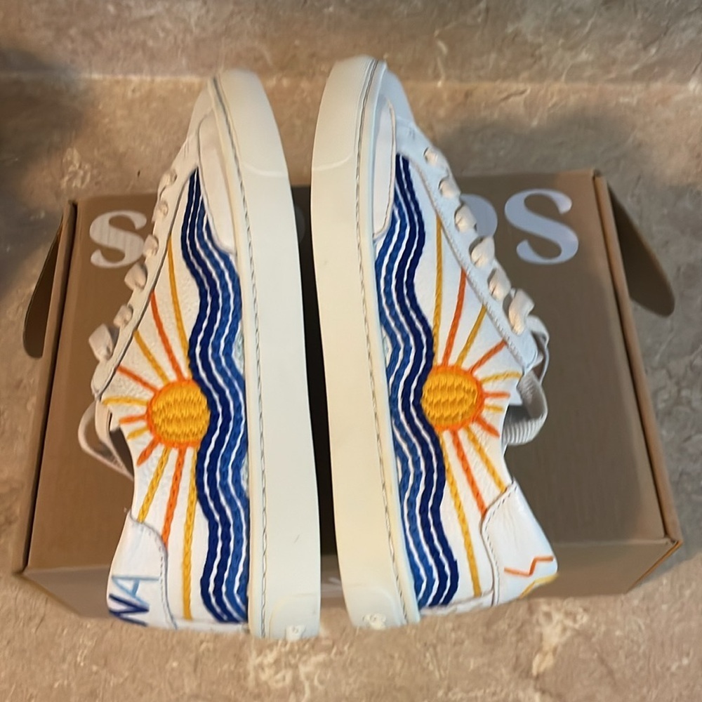 Soludos Cream Sneakers with Sun and Wave Design - Picture 5 of 6